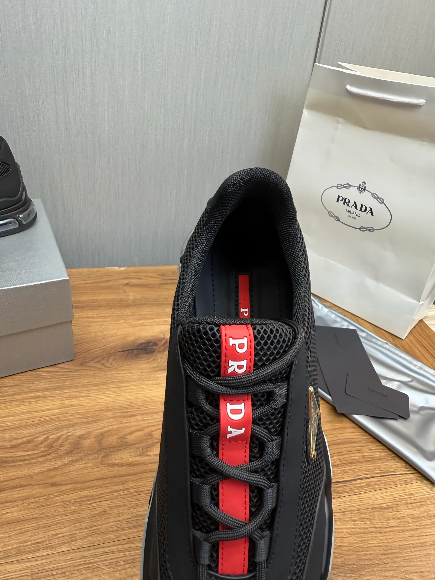 Men's shoes 💰660💰 [PRADA] Men's shoes are popular in the counter, high-quality shipments ✔️Official website synchronization, original imported cowhide with comfortable mesh + cowhide lining, 1⃣️:1⃣️reproduction, original factory air-cushioned original sole, 38-45